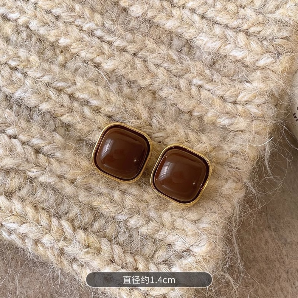Brown Square Stud Earrings